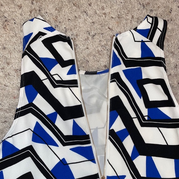 Apt dress - Picture 2 of 3